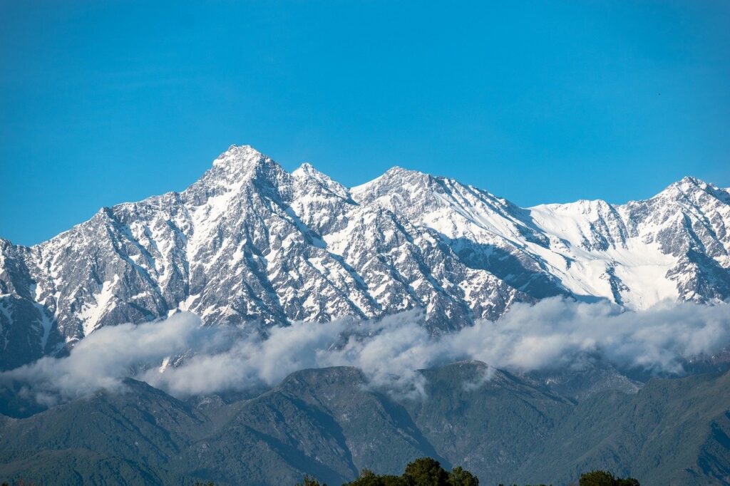 mountain, summit, peak-8187621.jpg